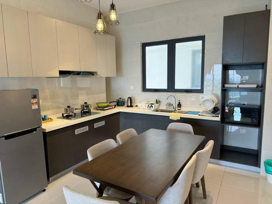 Country Garden Danga Bay 3br 6pax Apartemen